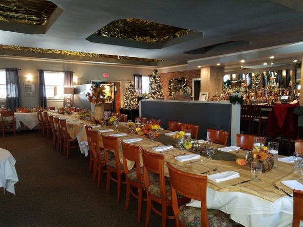Applewood Apartments and Restaurant: 120 North Rd, Highland, NY 12528